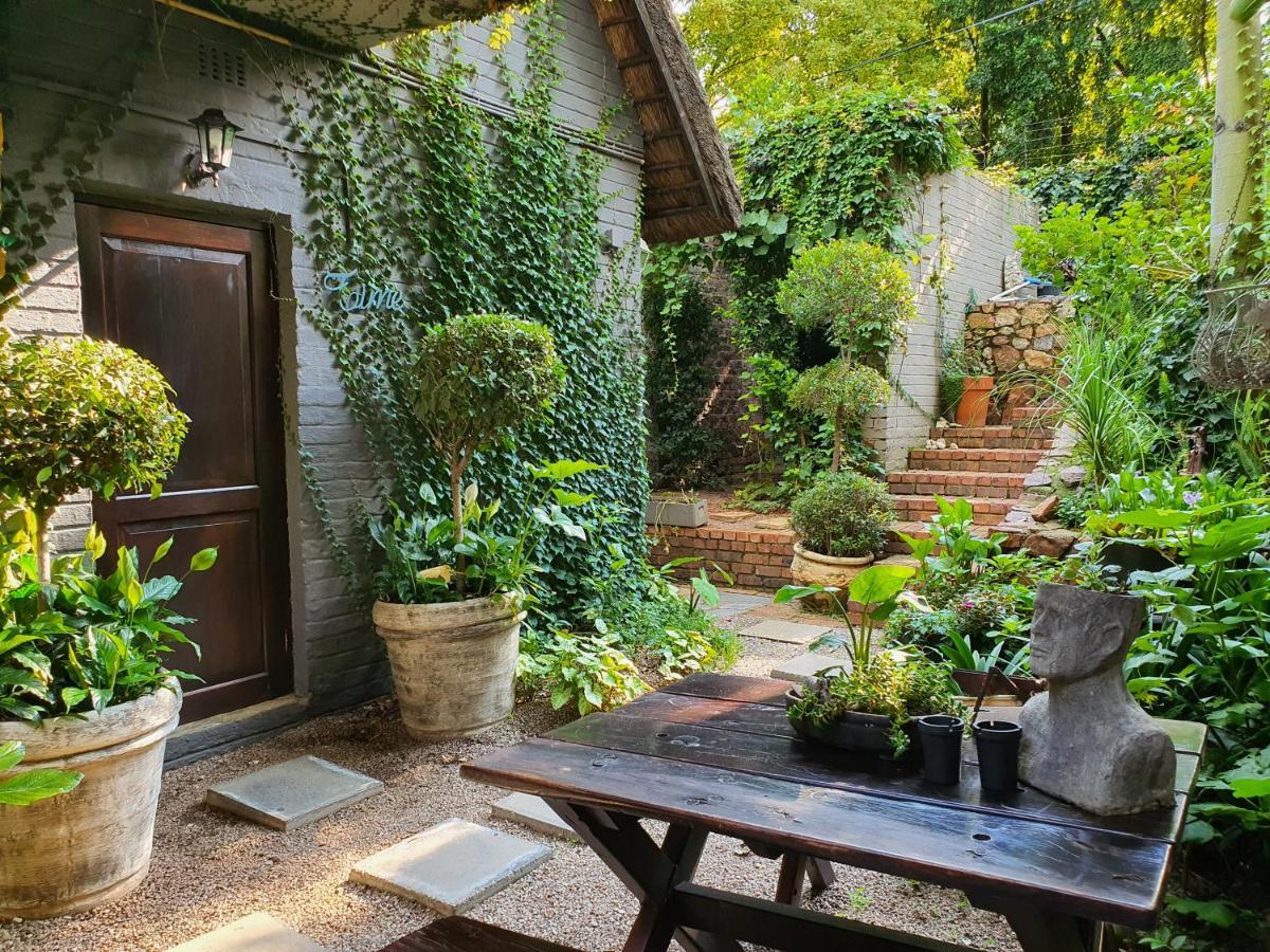 Waterhouse Guest Lodge In Waterkloof Pretoria-Noord Exteriér fotografie