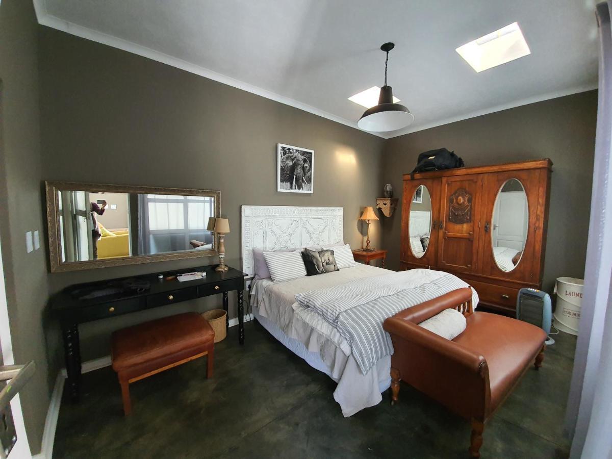 Waterhouse Guest Lodge In Waterkloof Pretoria-Noord Exteriér fotografie
