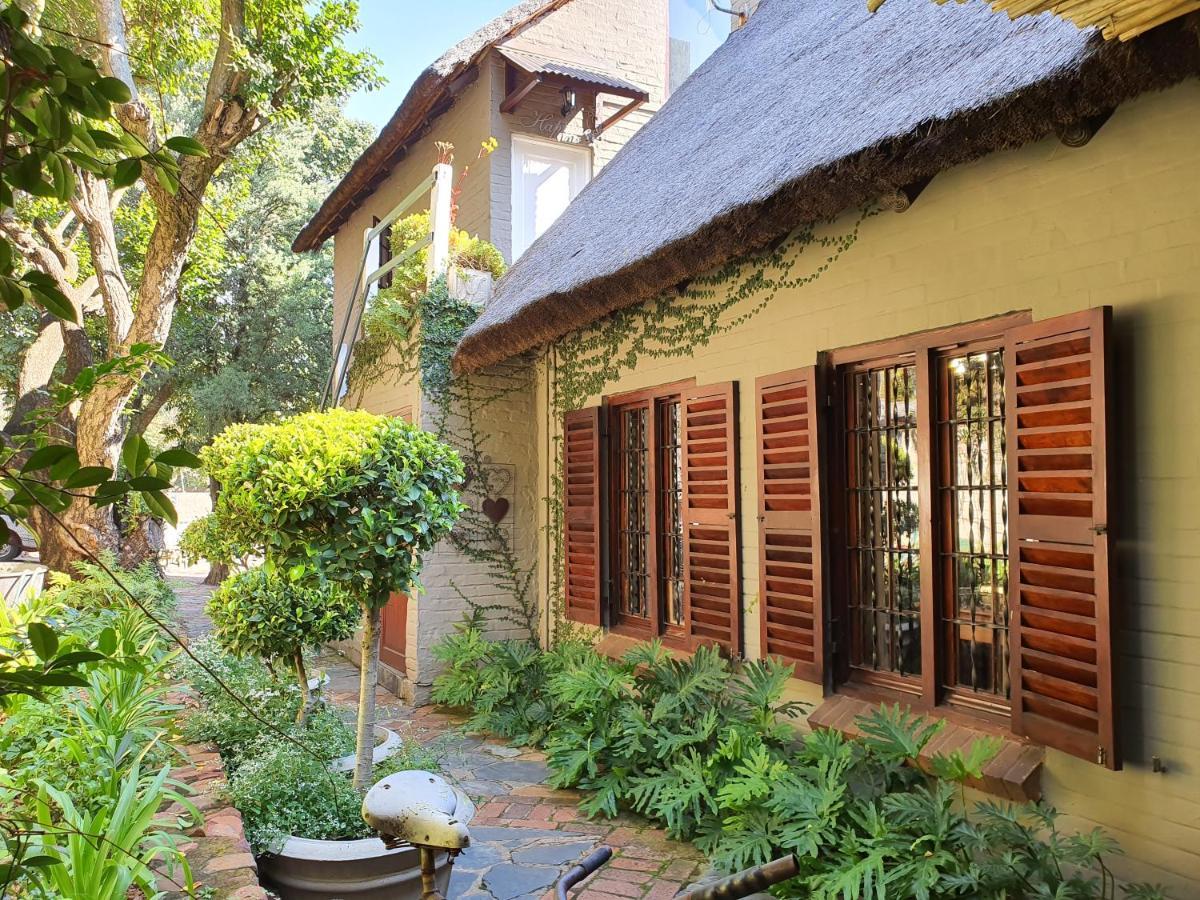 Waterhouse Guest Lodge In Waterkloof Pretoria-Noord Exteriér fotografie