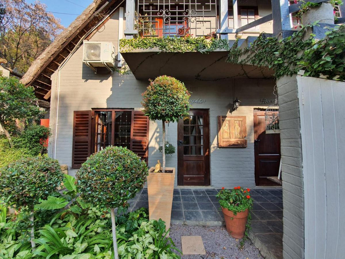 Waterhouse Guest Lodge In Waterkloof Pretoria-Noord Exteriér fotografie