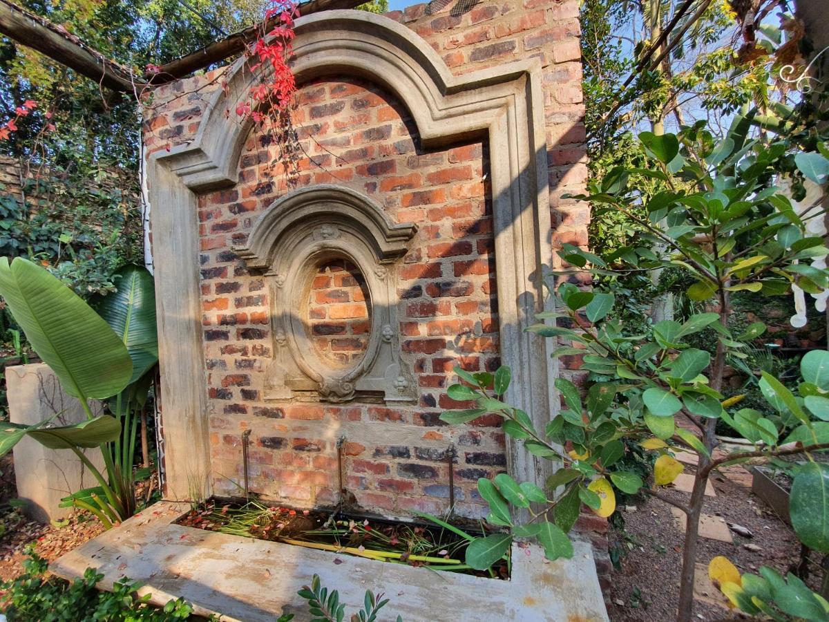 Waterhouse Guest Lodge In Waterkloof Pretoria-Noord Exteriér fotografie